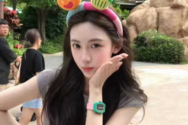 170C 03年 瑜伽普拉提教练 兼职授课  瘦 身材比例巨好 